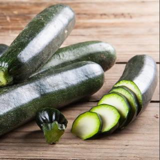 Zucchini grün